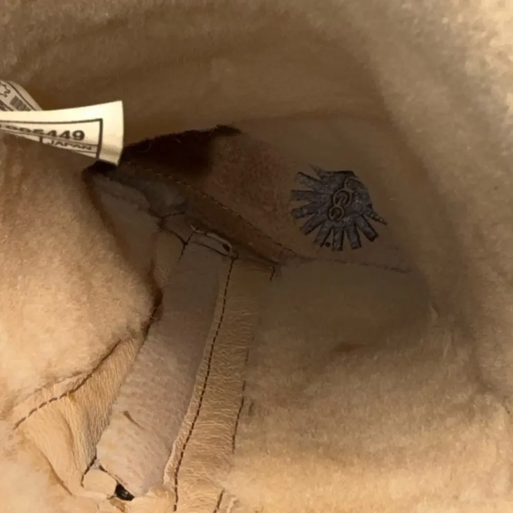 UGG shearling Suede Leather Winter Boots Women’s 8